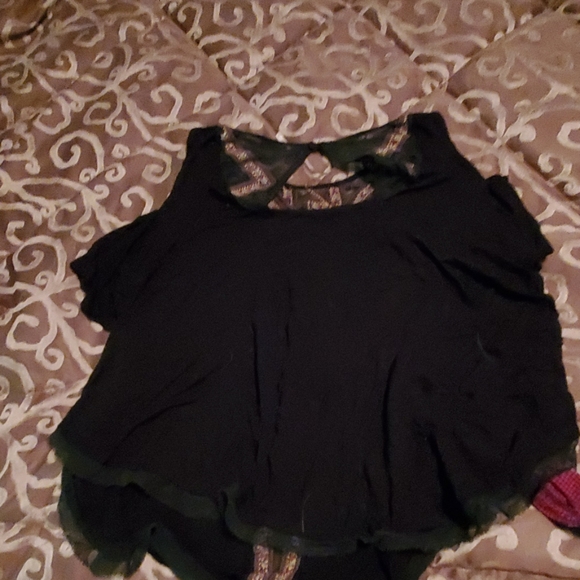 Cold shoulder top - Picture 2 of 2